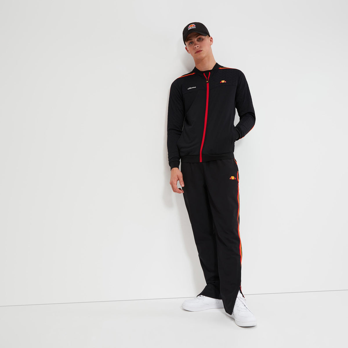 Ellesse Millook Chaqueta de entrenamiento Hombres - negro,