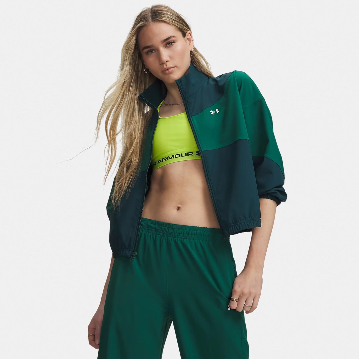 Under Armour Rival Woven Chaqueta de entrenamiento Mujeres - verde