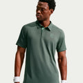Jannik Sinner Court Dri-FIT Advantage Polo Hombres - verde gris