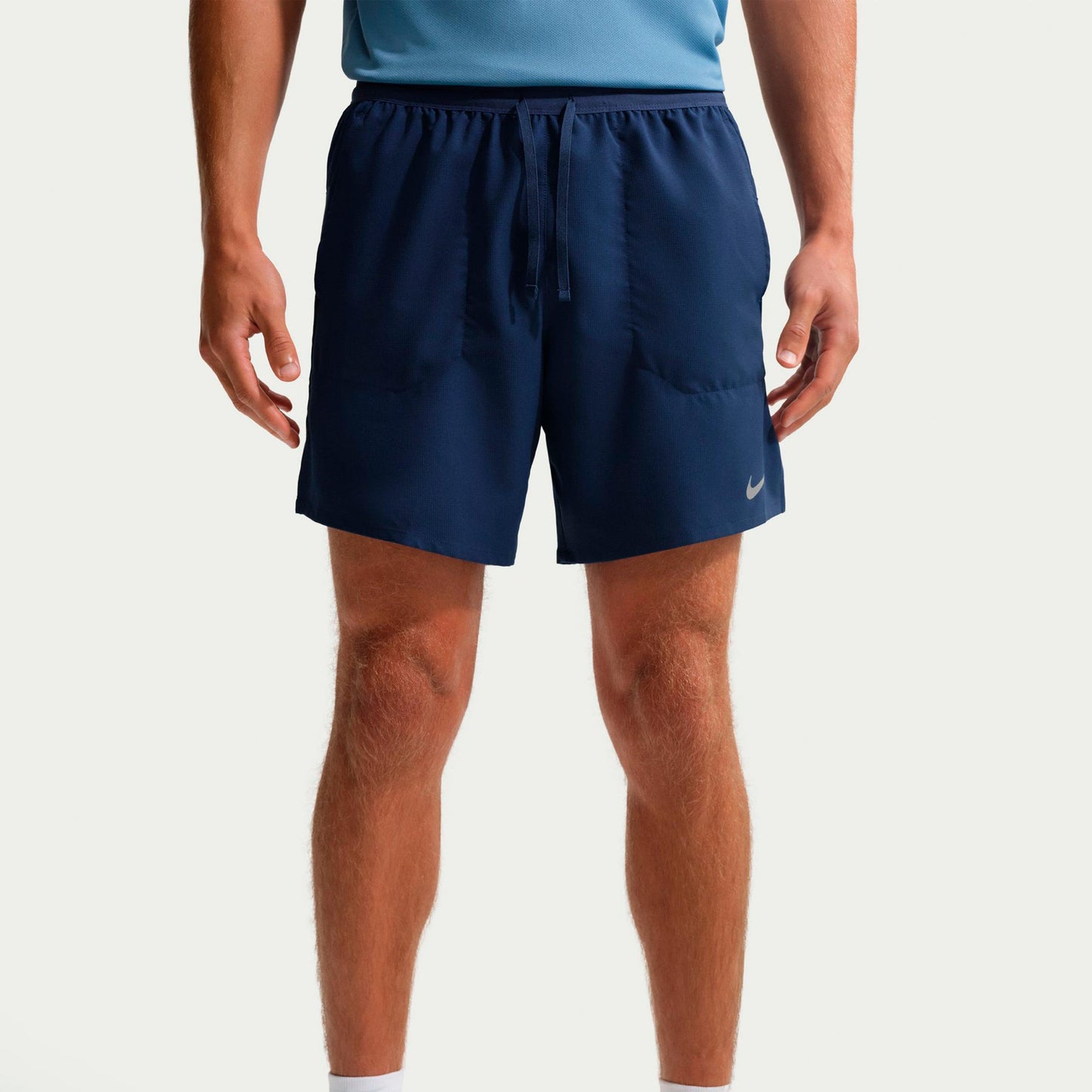 Nike STRIDE 7IN Pantalones cortos Hombres - azul oscuro, plateado
