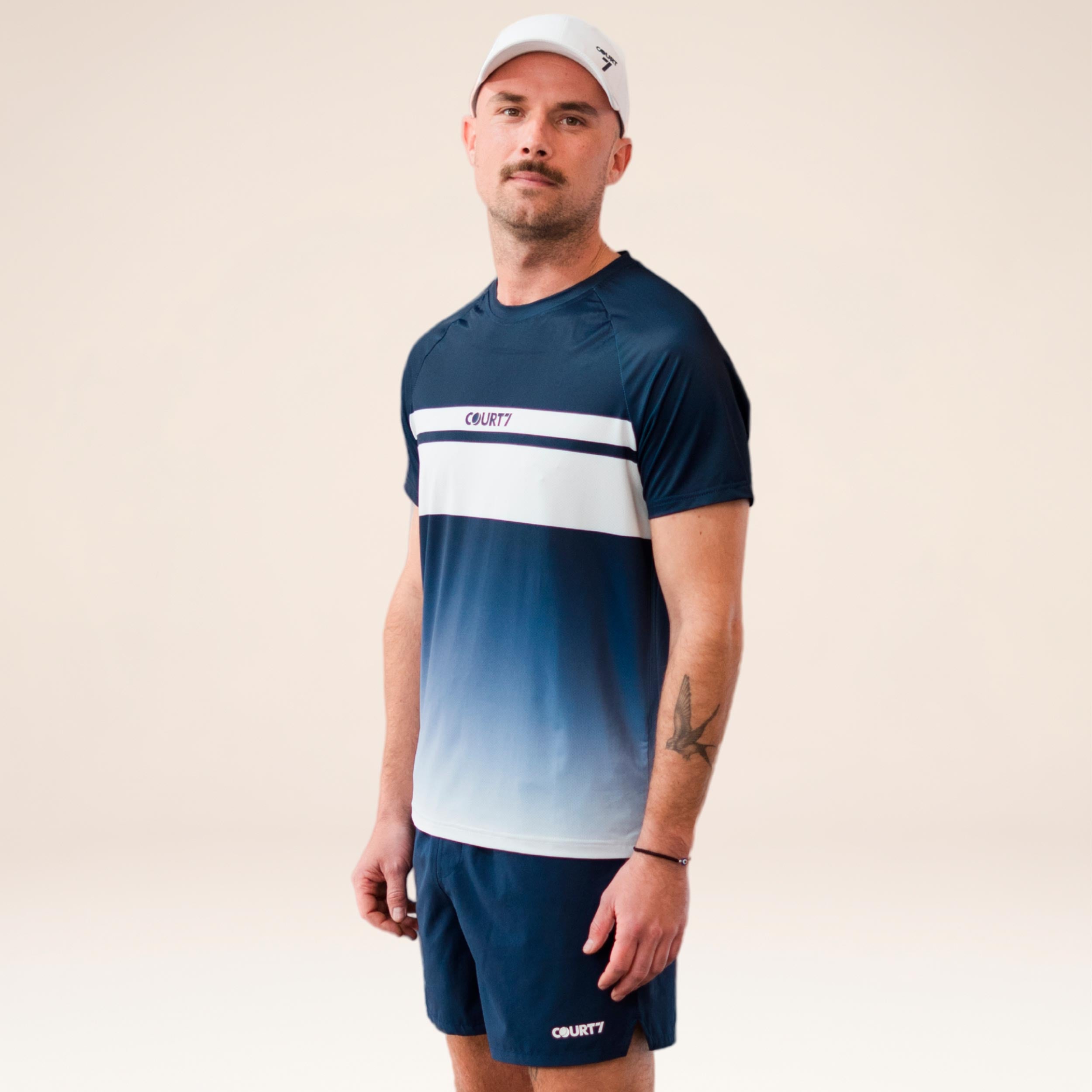 COURT7 Performance Gradient Stripe Camiseta de manga corta Hombres - azul