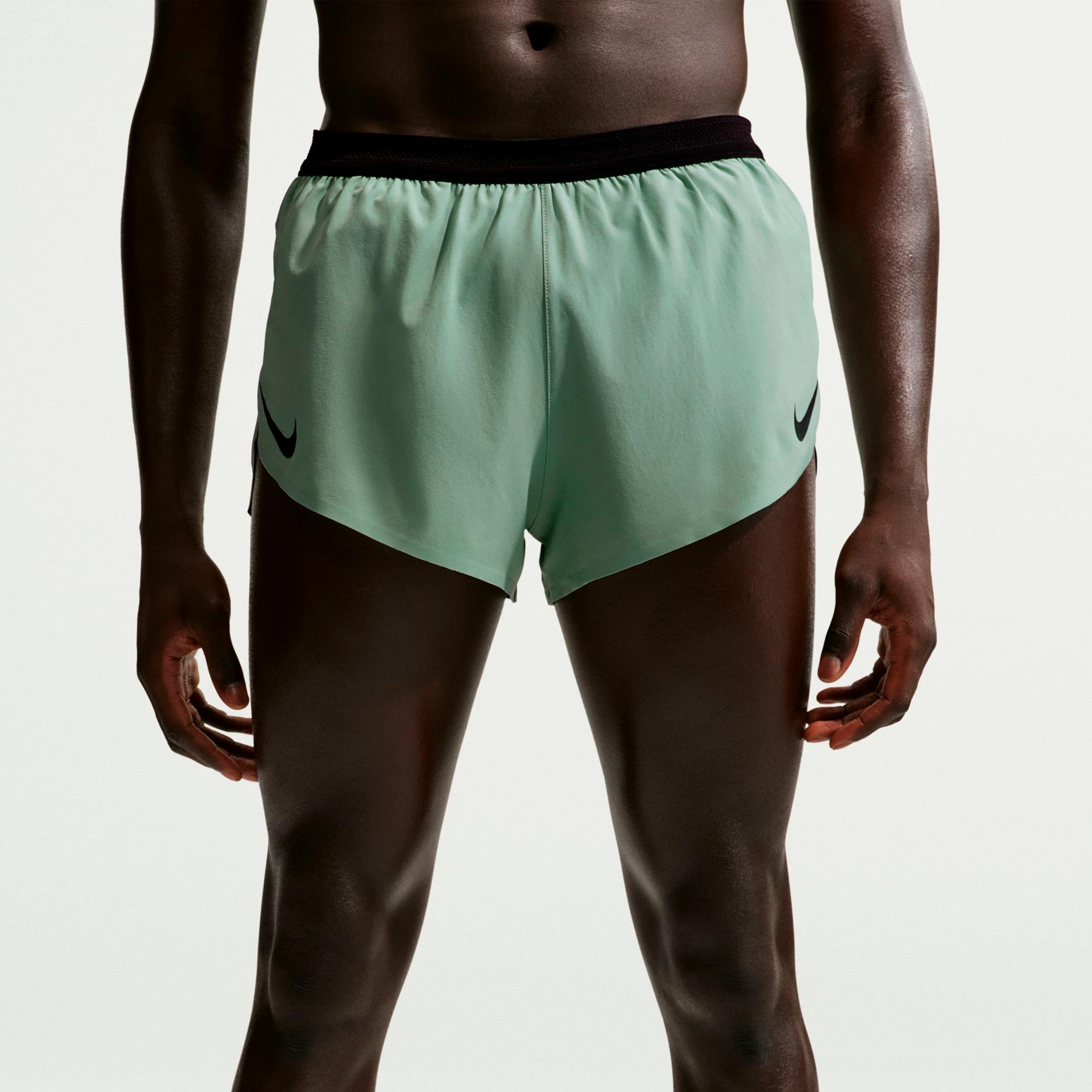 Nike AeroSwift Pantalones cortos Hombres - oliva, negro
