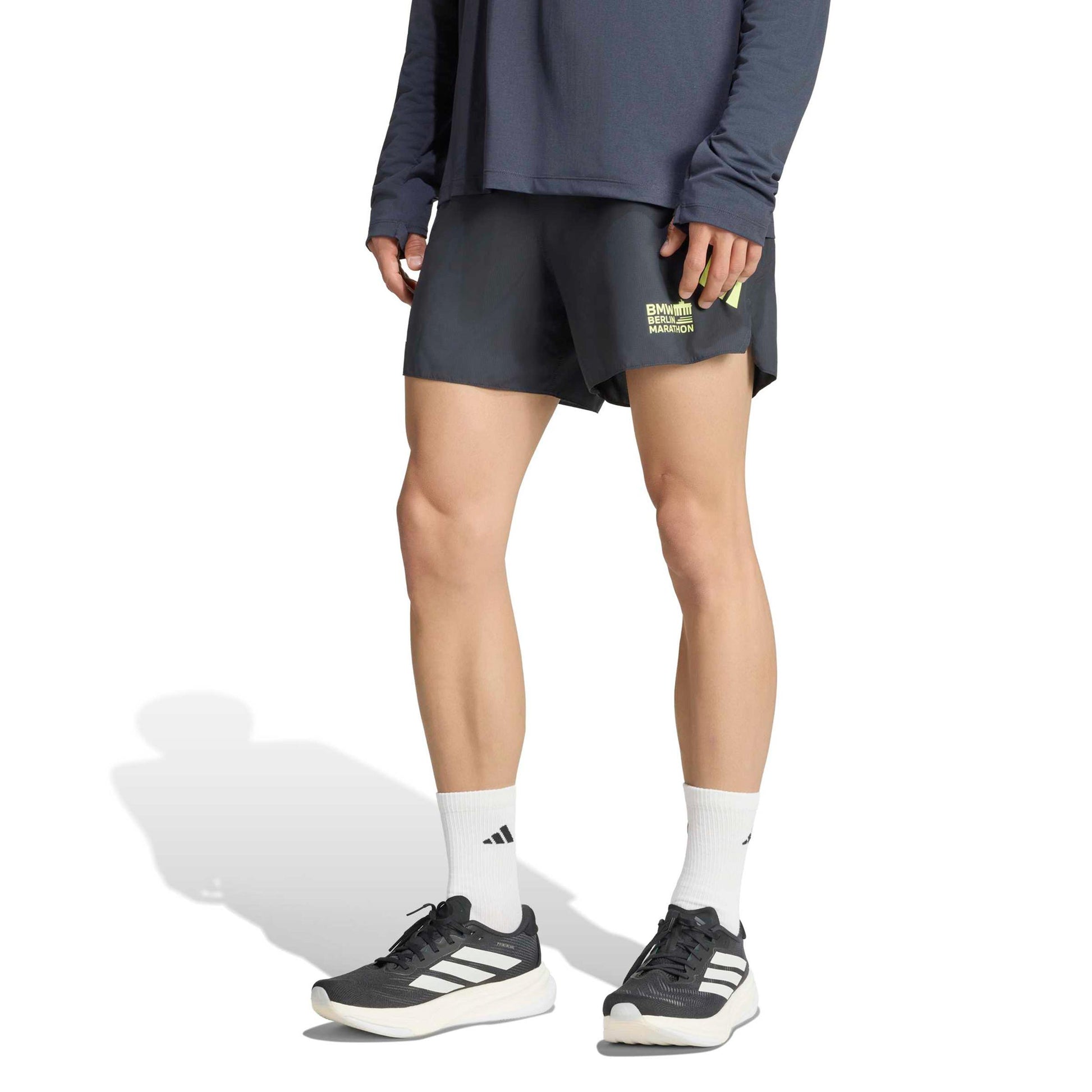 adidas BMW Berlin 5in Pantalones cortos Hombres - gris oscuro, amarillo