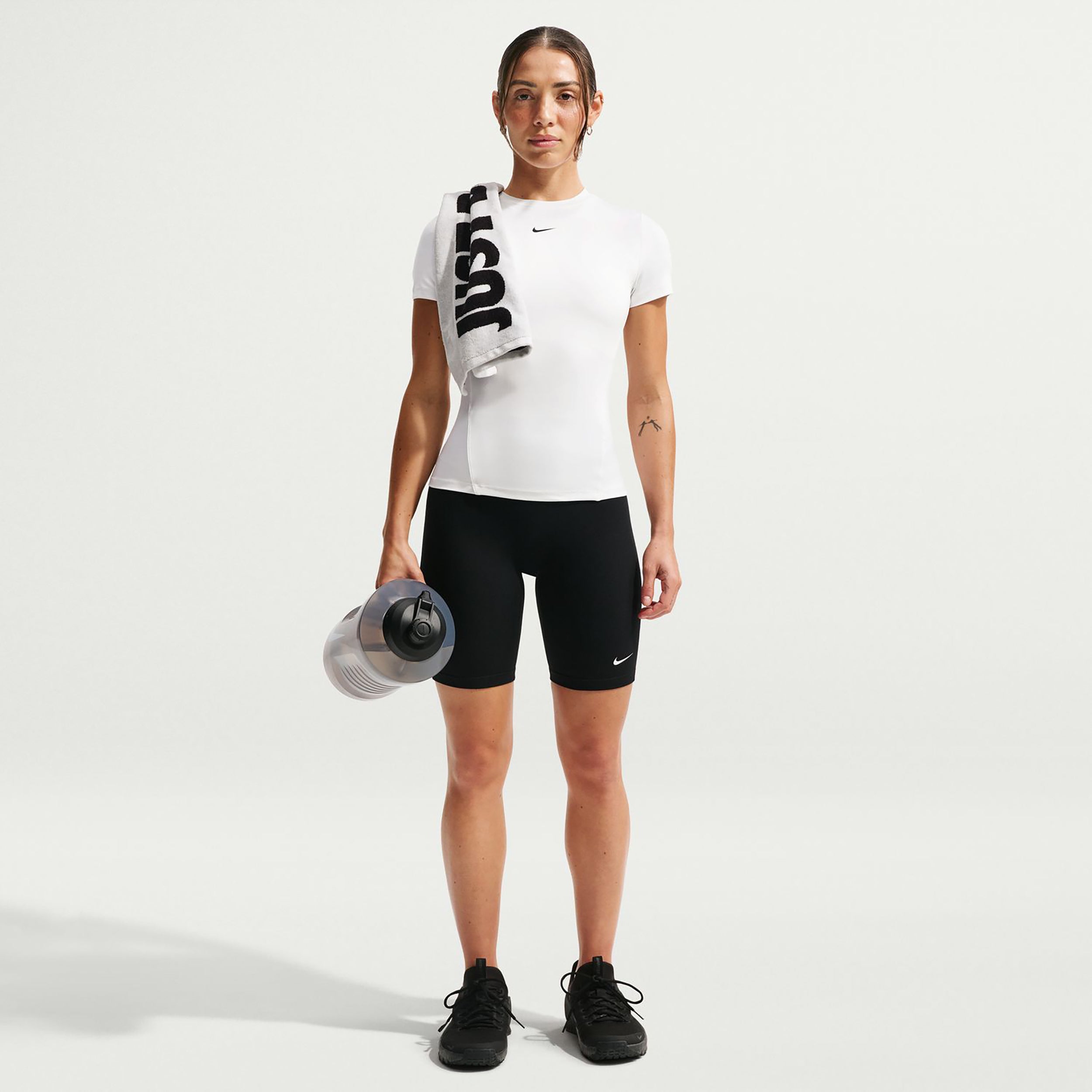 Nike One Fitted Camiseta de manga corta Mujeres - blanco