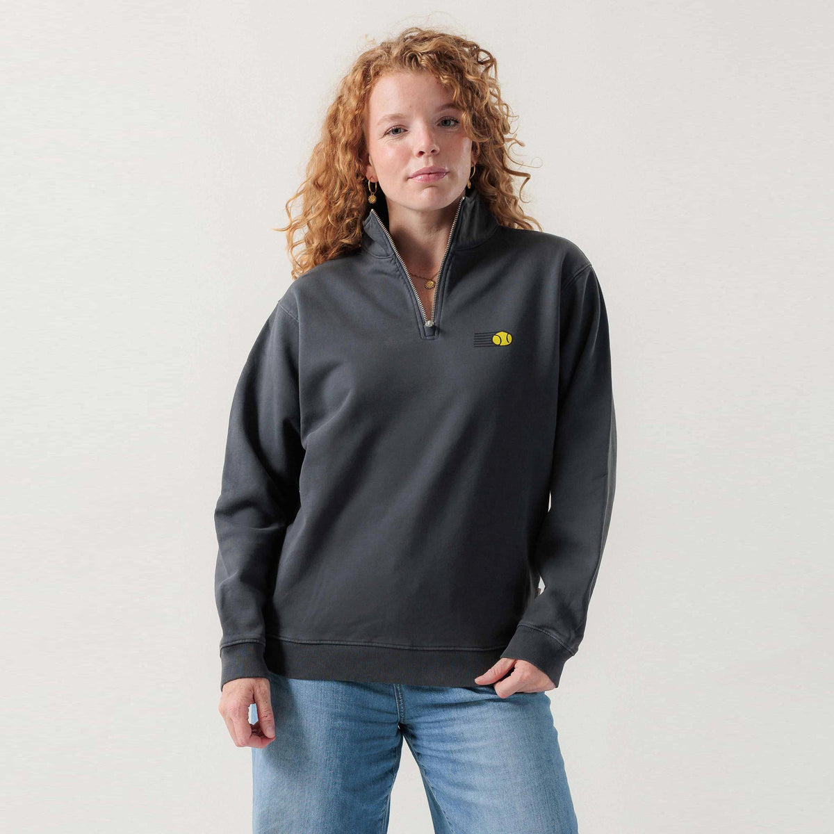 Lobster & Lemonade Snoopy Big Serve Energy – '83 Half Zip Sudadera Unisex - gris oscuro