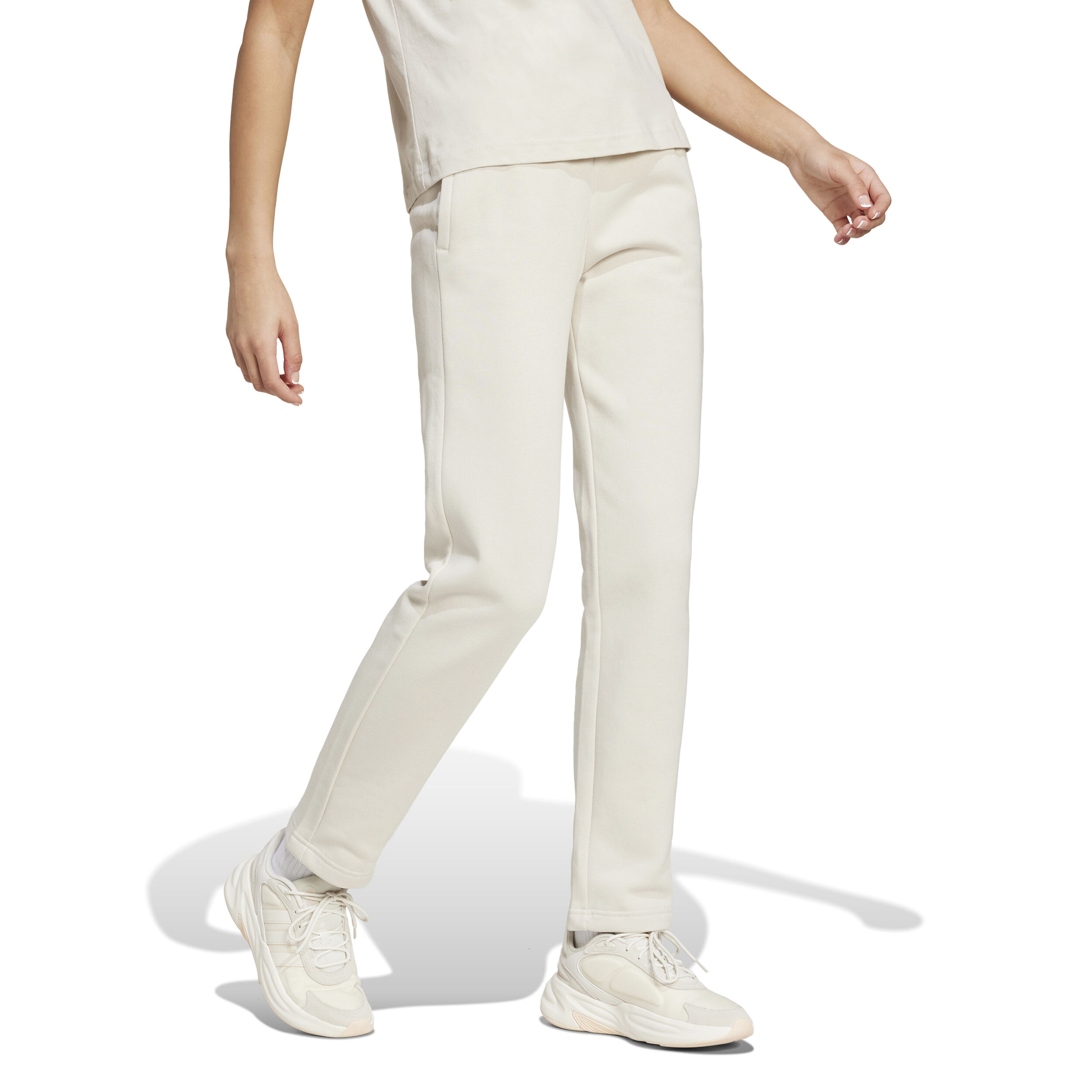Buy adidas Feel Cozy Pantalon De Entrenamiento Mujeres Crema online Tennis Point ES