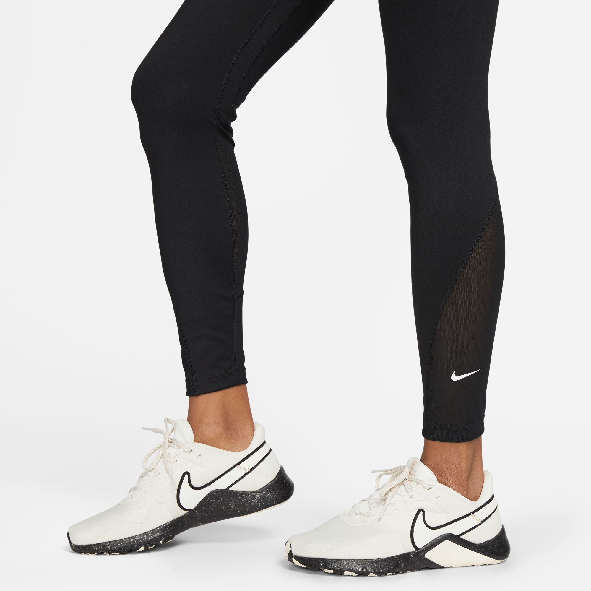 Buy Nike Dri Fit One Heritage 7 8 Malla Mujeres Negro online Tennis Point ES