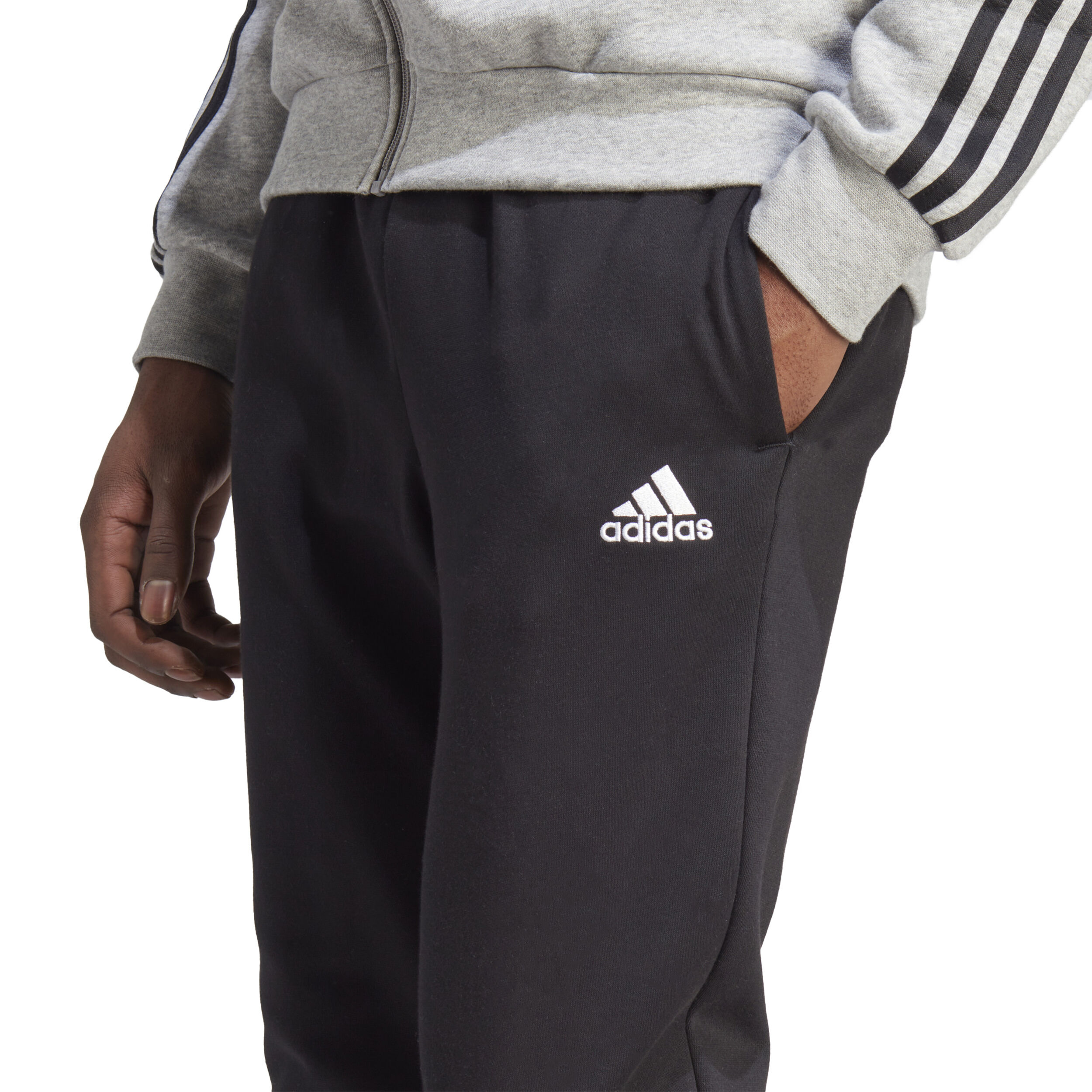 Buy adidas 3Stripes Training Chandal Hombres Gris Claro Negro online Tennis Point ES