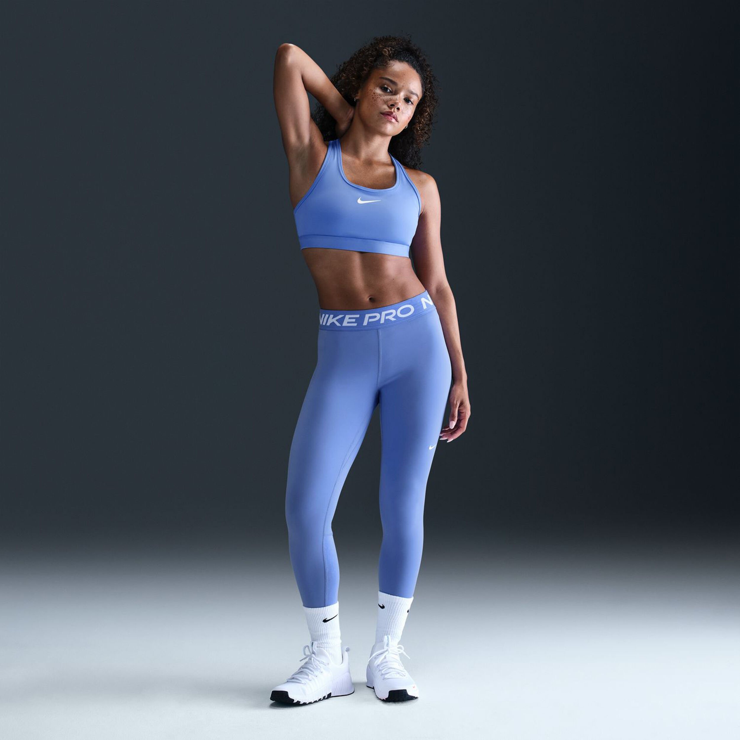 Buy Nike Pro 365 Malla Mujeres Azul Claro Blanco online Tennis Point ES
