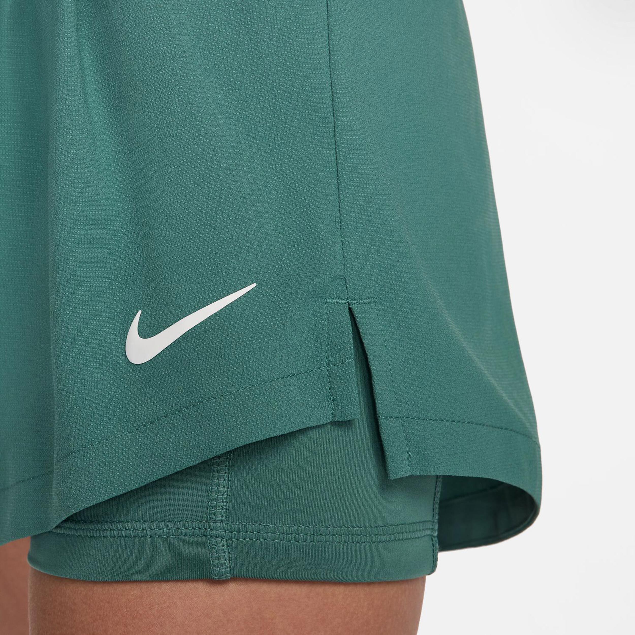 Buy Nike Dri Fit Advantage Shorts Mujeres Verde Oscuro online Tennis Point ES